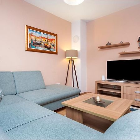 Apartment Deluxe Ровинь Экстерьер фото