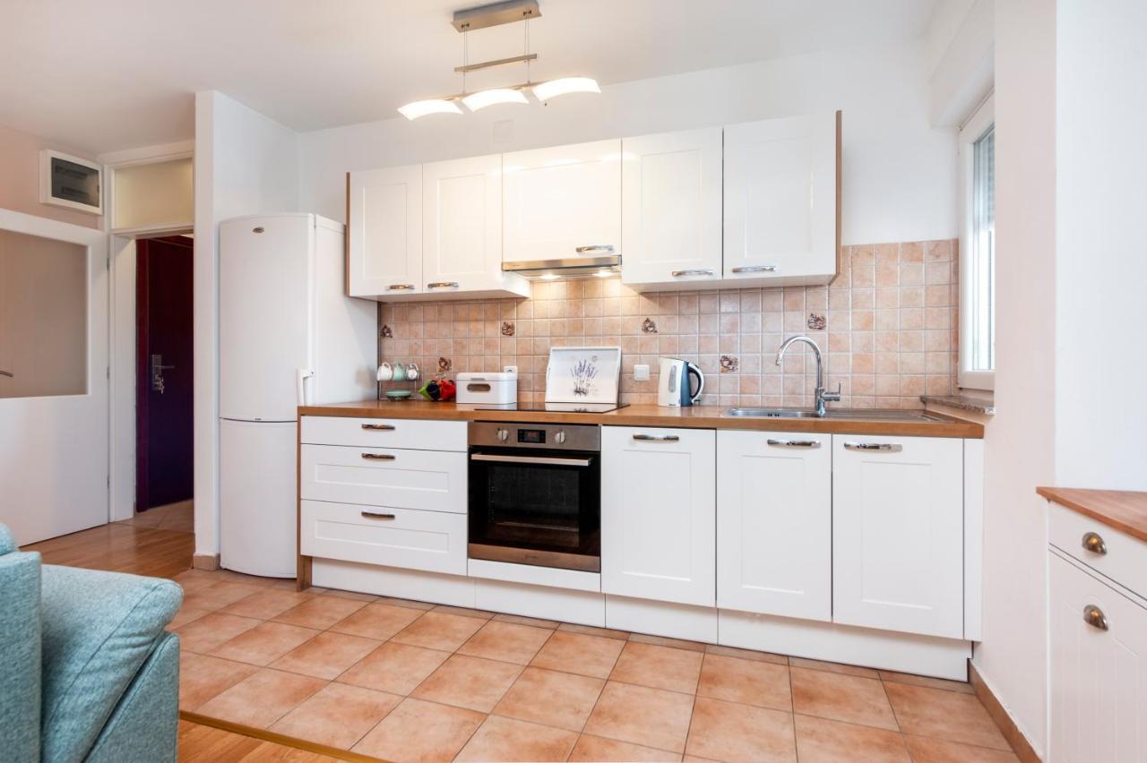 Apartment Deluxe Ровинь Экстерьер фото