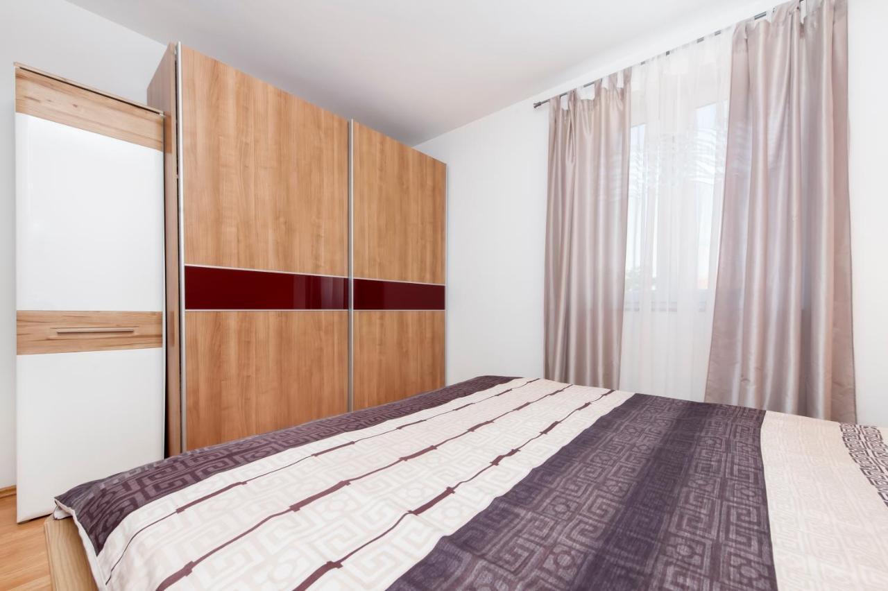 Apartment Deluxe Ровинь Экстерьер фото